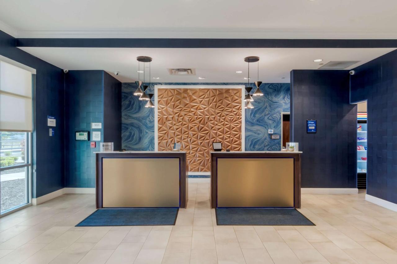 Best Western Plus St. Louis Airport Hotel Woodson Terrace Bagian luar foto