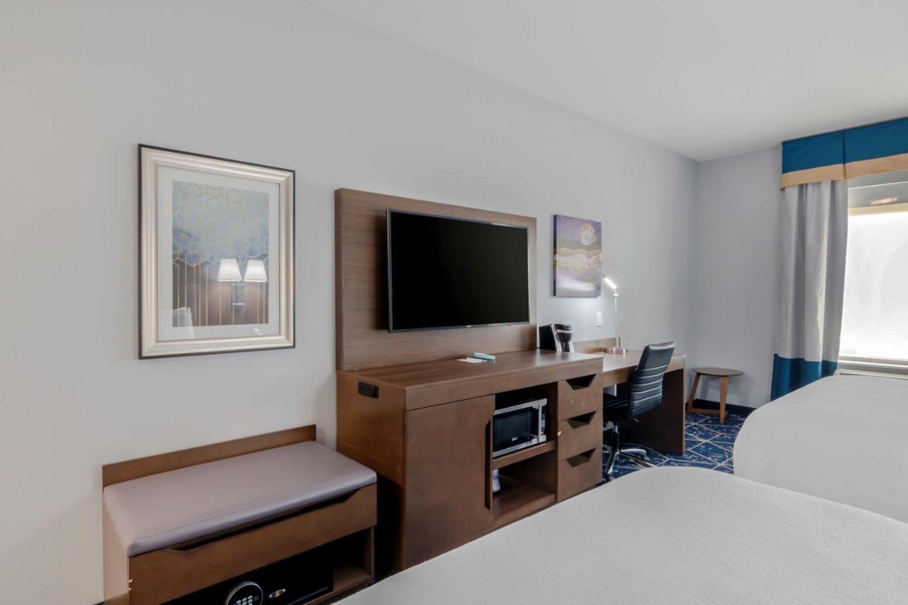 Best Western Plus St. Louis Airport Hotel Woodson Terrace Bagian luar foto
