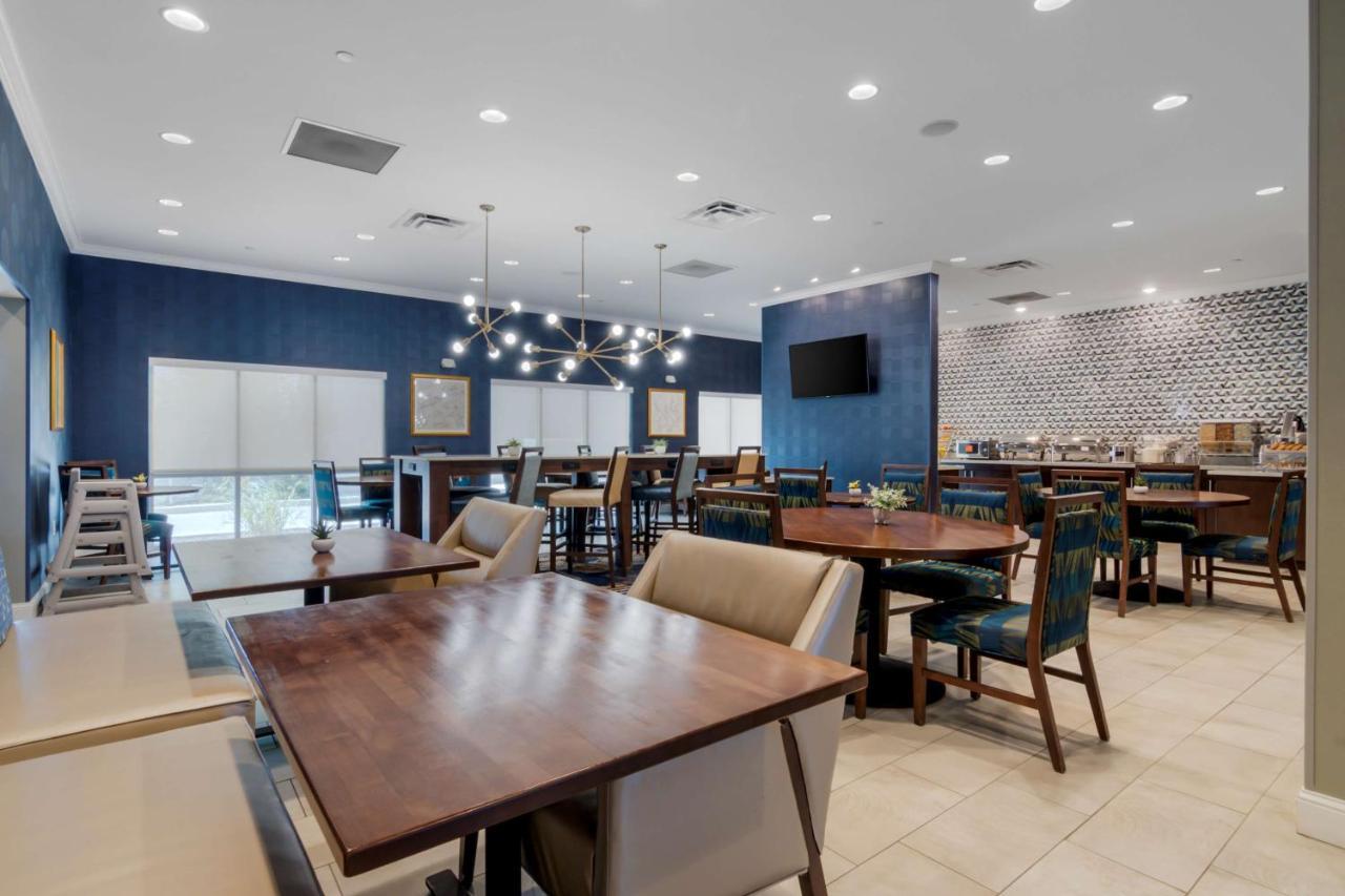 Best Western Plus St. Louis Airport Hotel Woodson Terrace Bagian luar foto